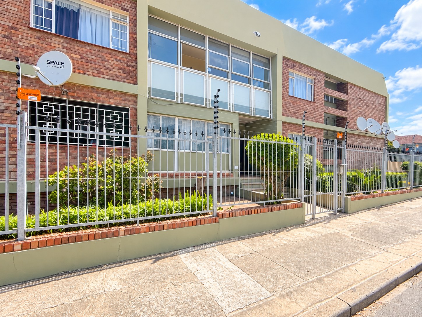 Property photograph 2