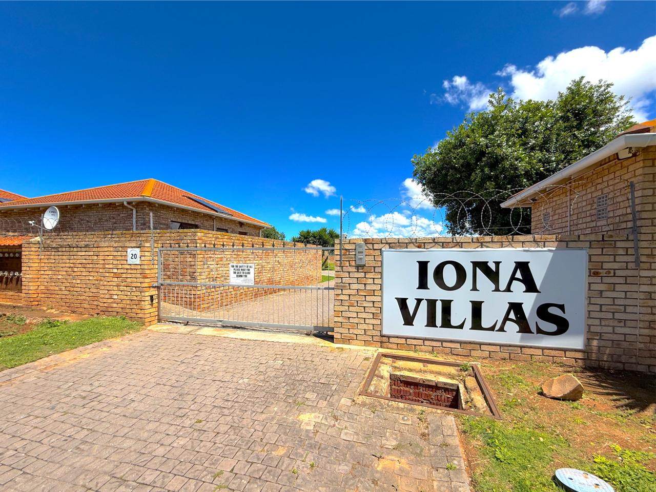 2-Bedroom Townhouse for Sale in Iona Villas, Despatch