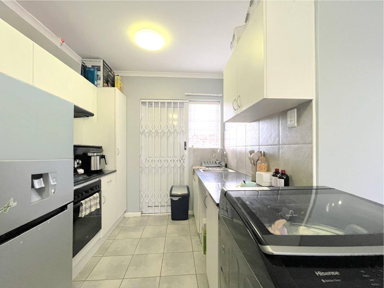 Property photograph 5