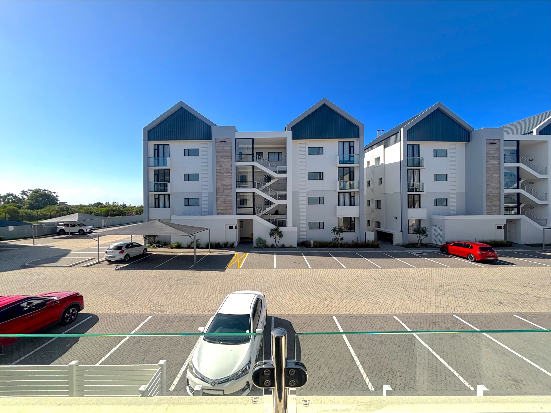 Property photograph 2