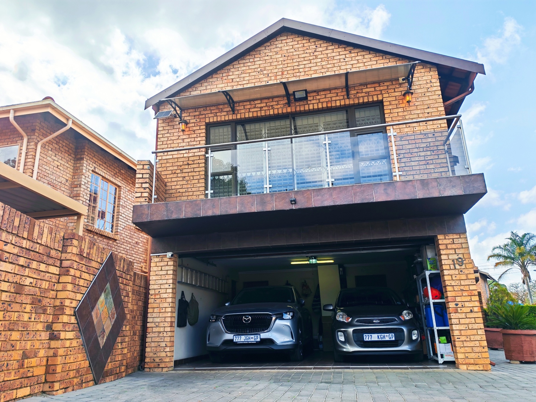 Property photograph 3