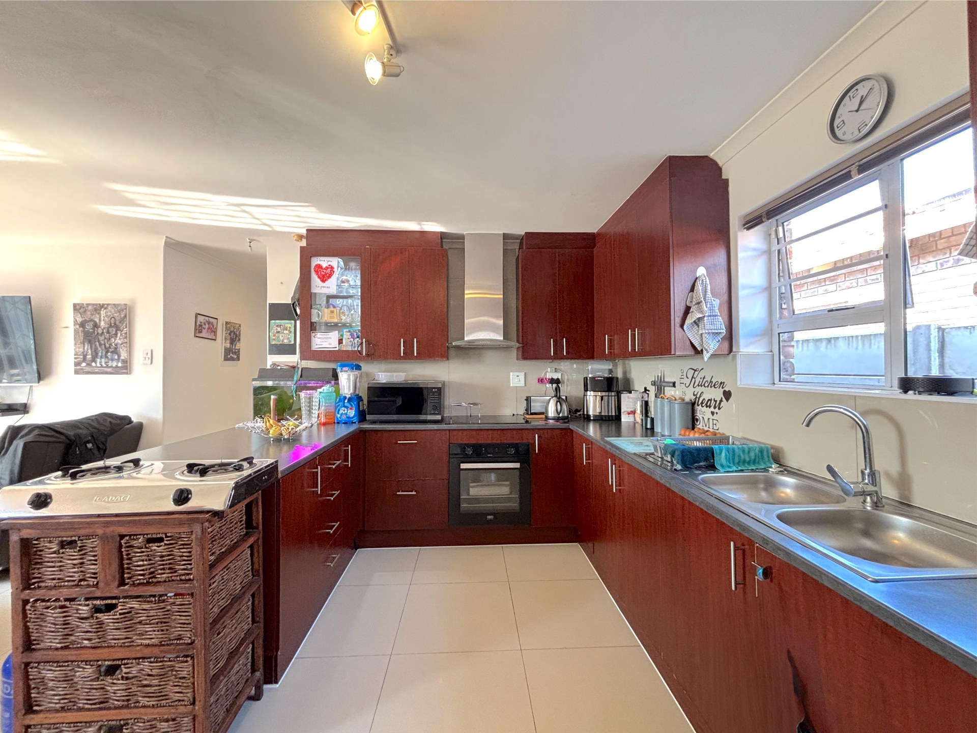 Property photograph 2