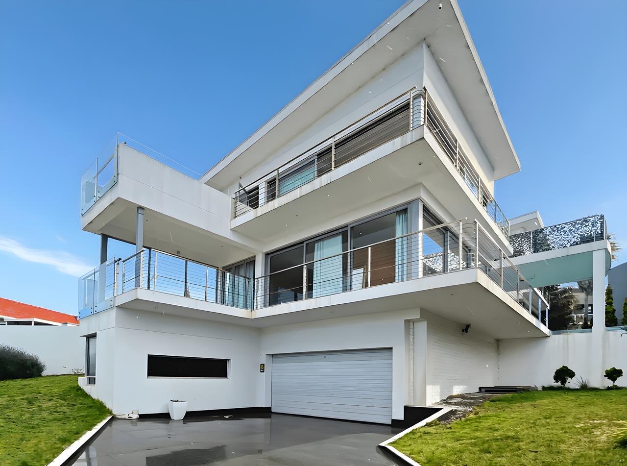 Property photograph 2