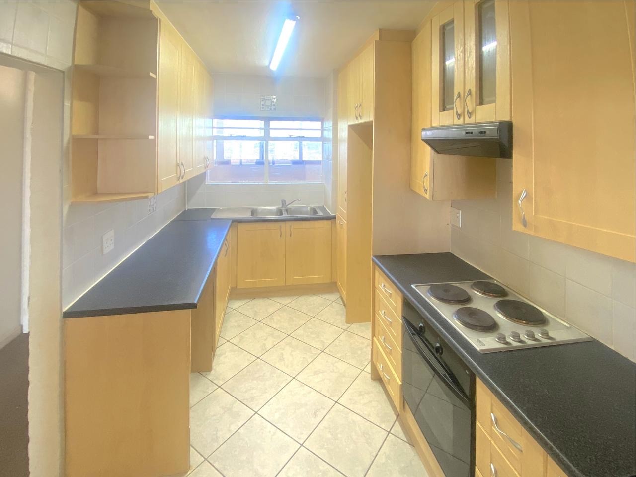 Property photograph 3