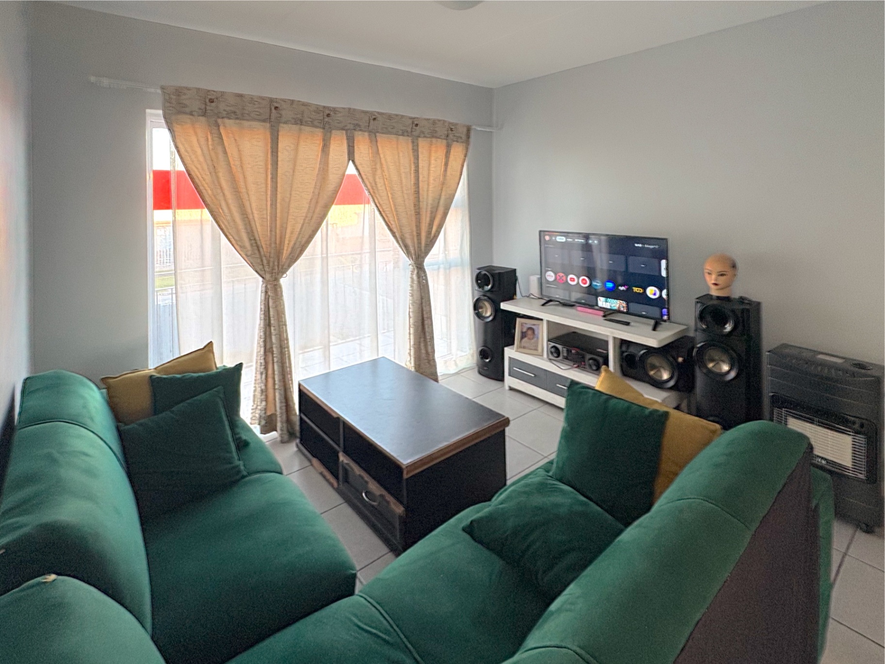Property photograph 5