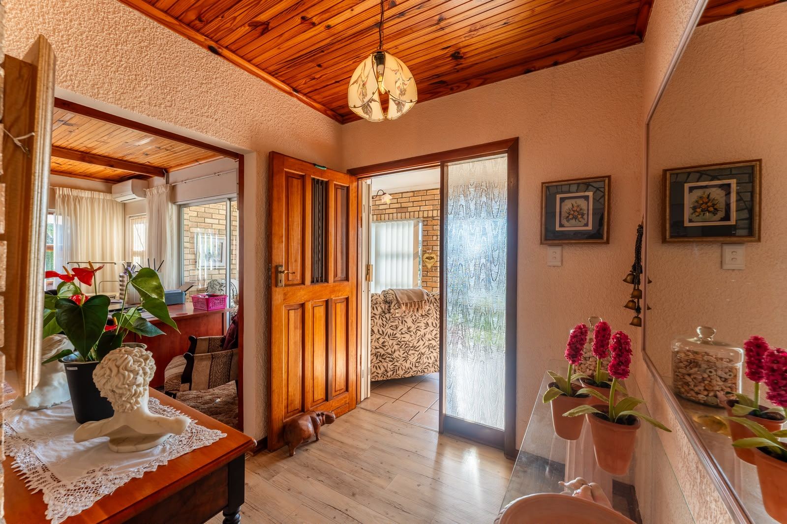 Property photograph 3