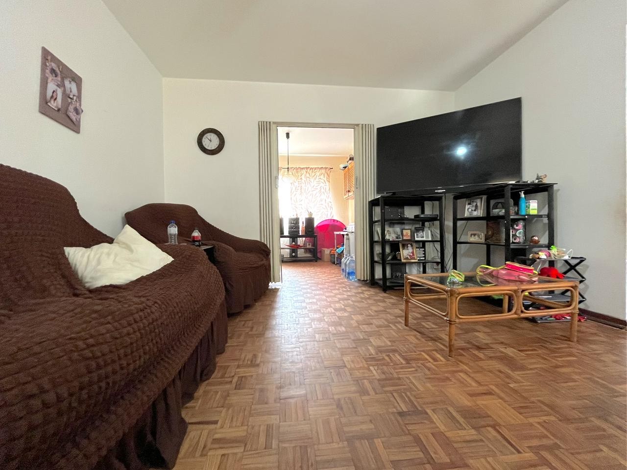 Property photograph 2