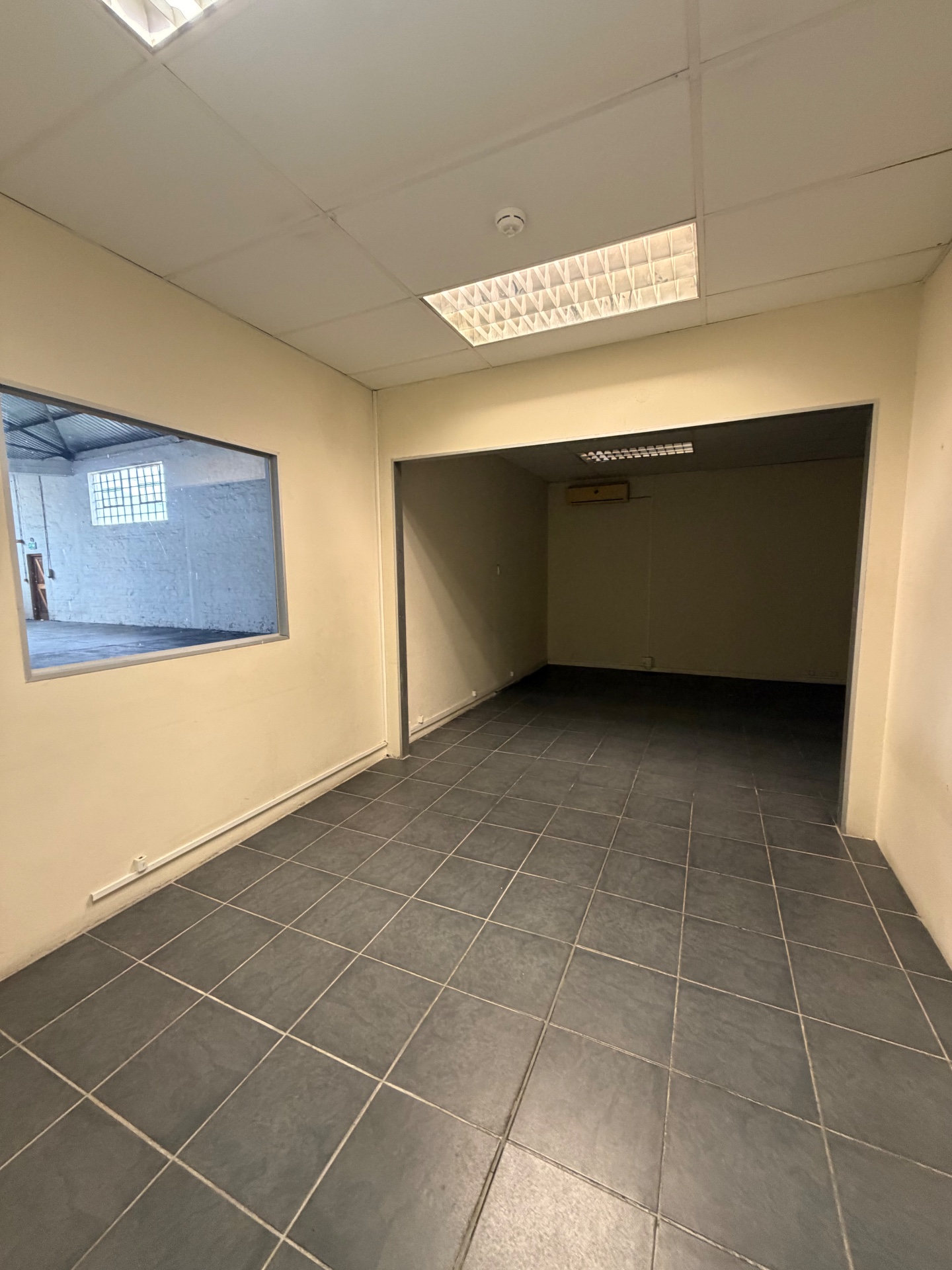 Property photograph 3