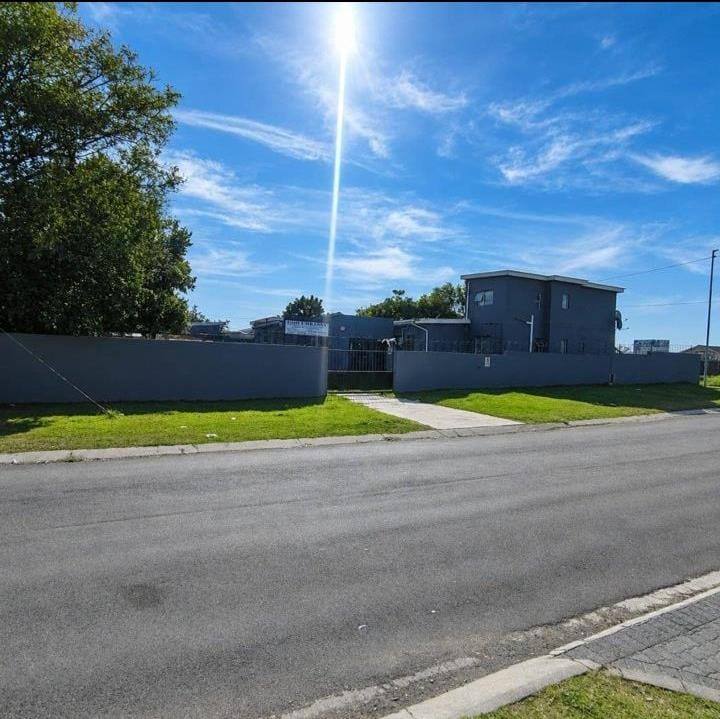 Property photograph 3
