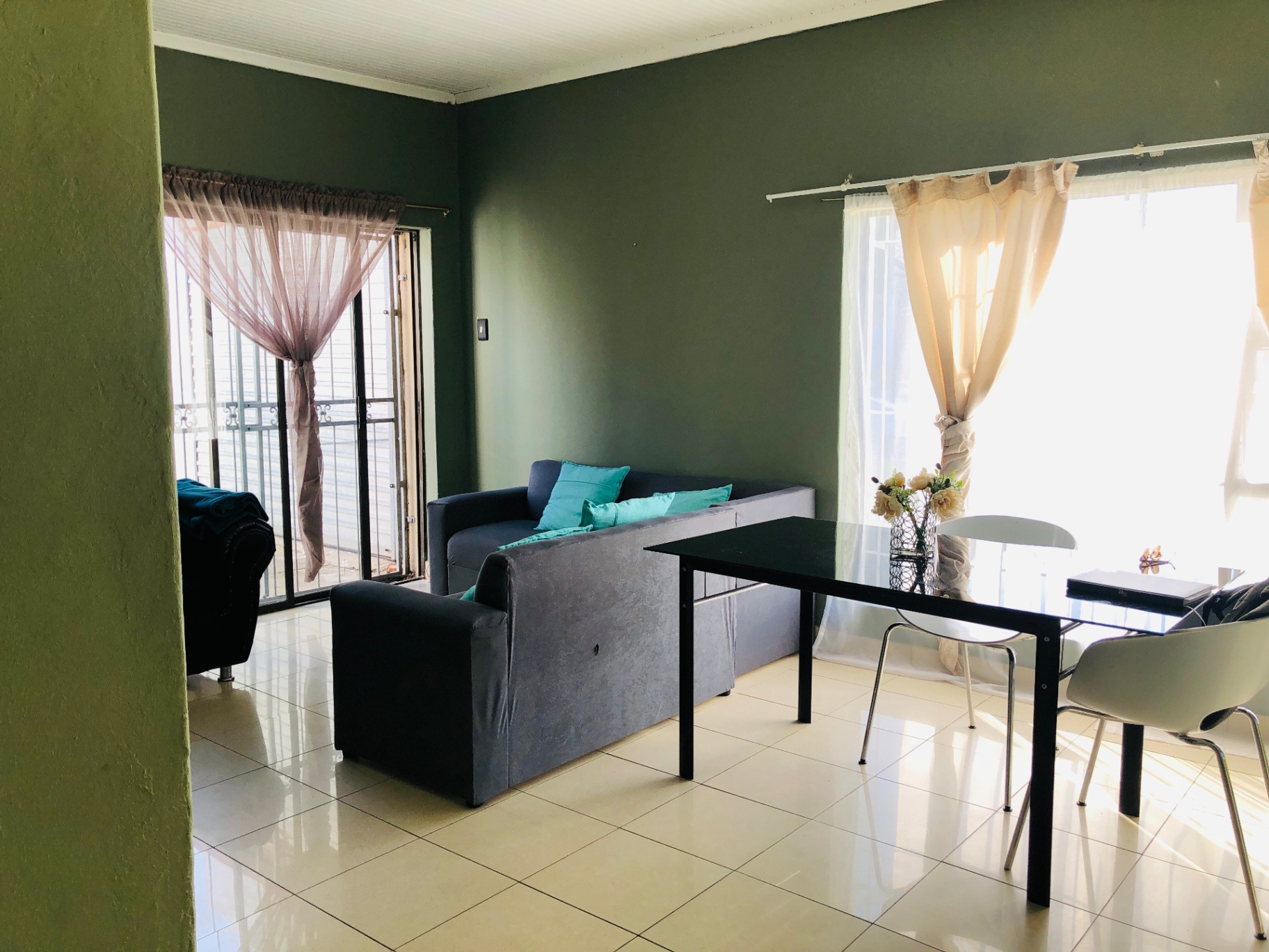 Property photograph 3