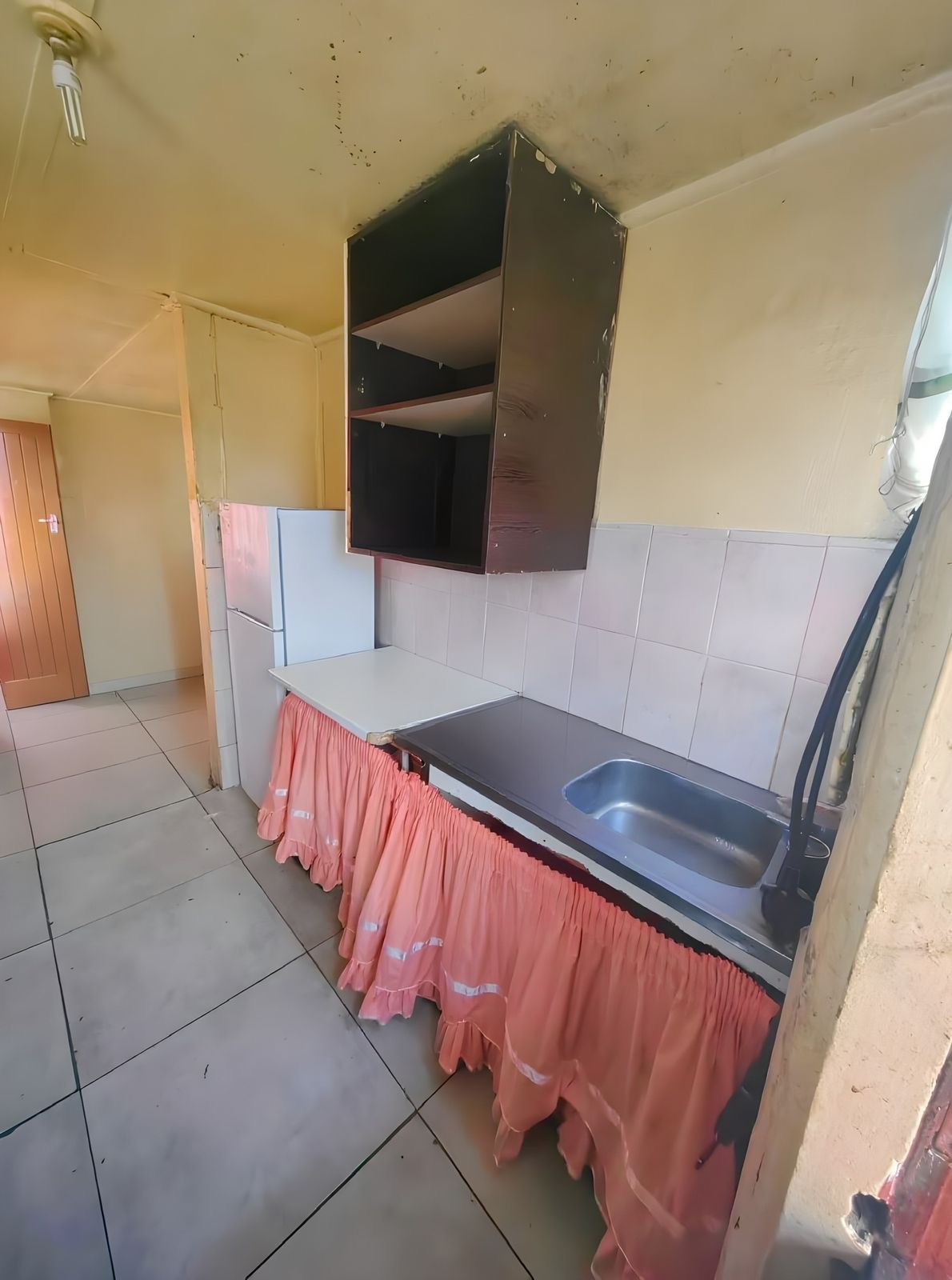 Property photograph 5