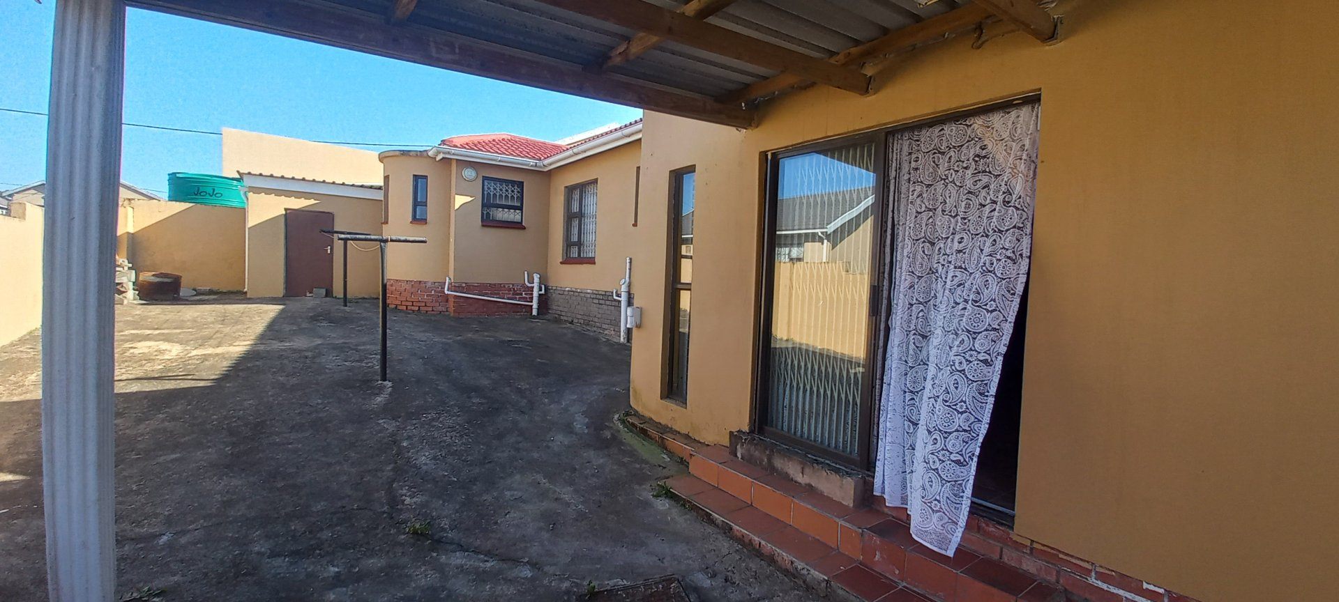 Property photograph 4