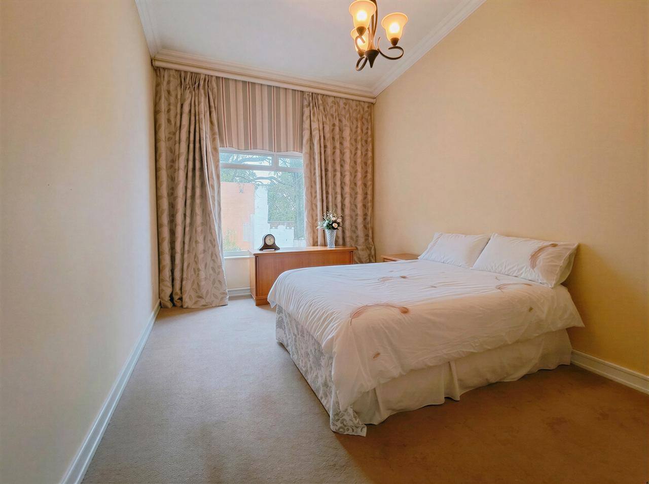 Property photograph 4
