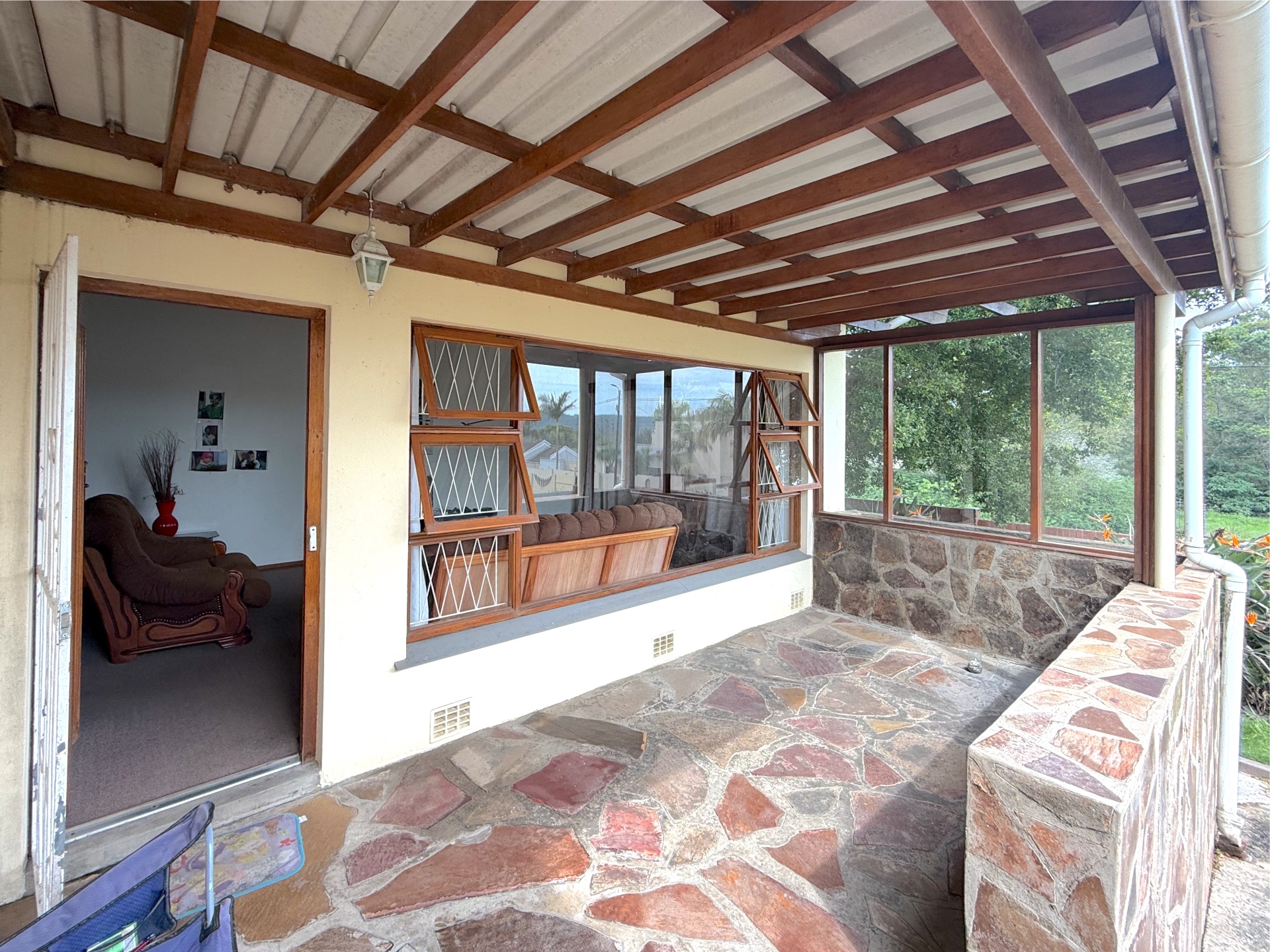 Property photograph 4