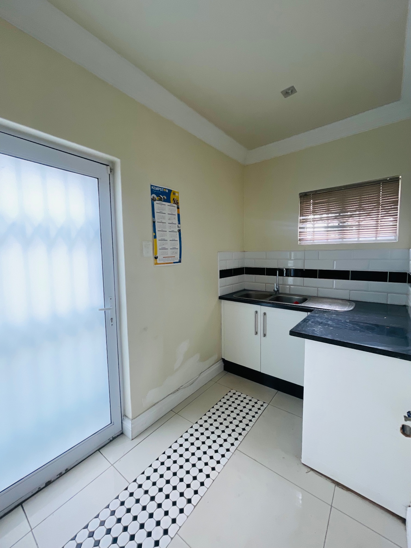 Property photograph 4