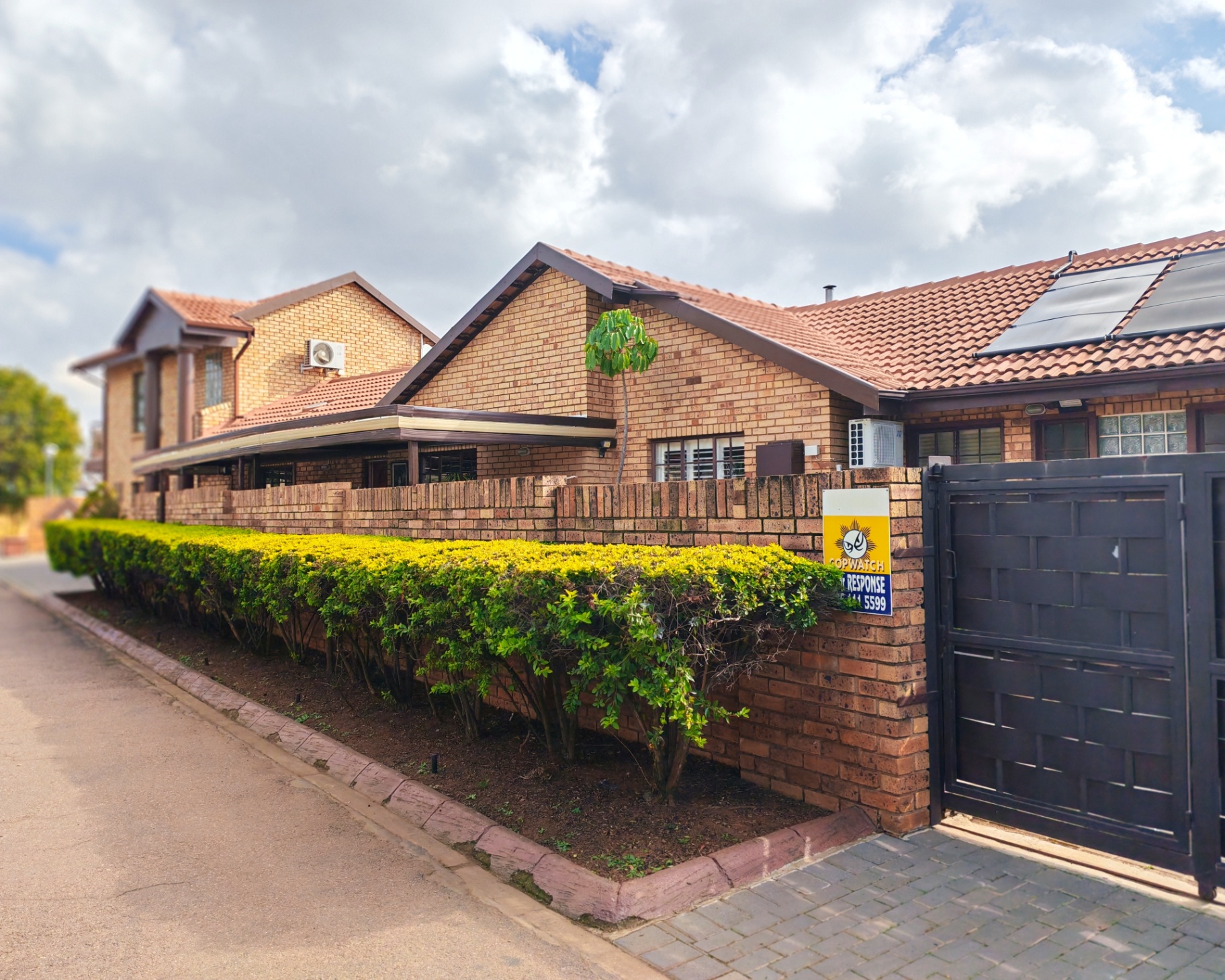 Property photograph 5
