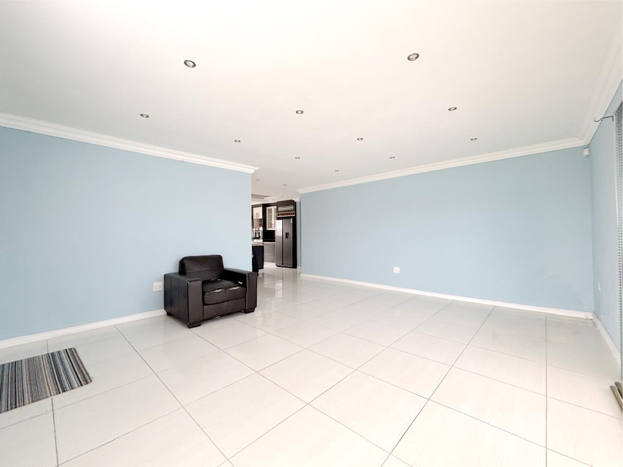 Property photograph 4