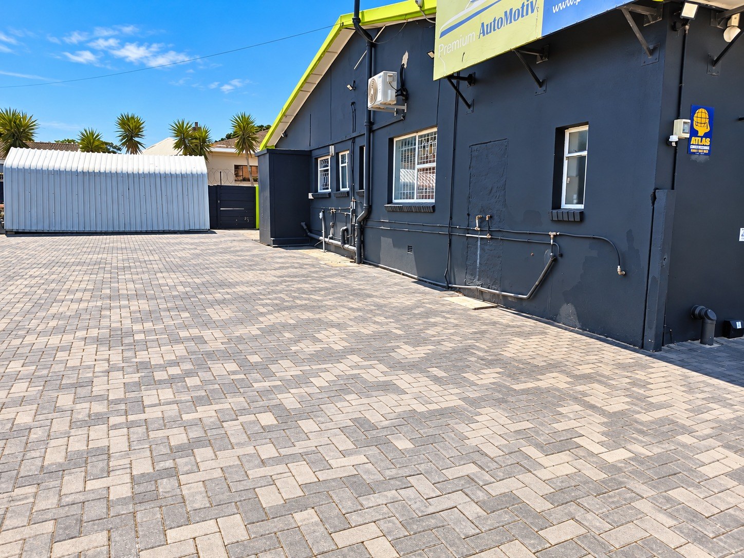 Property photograph 4