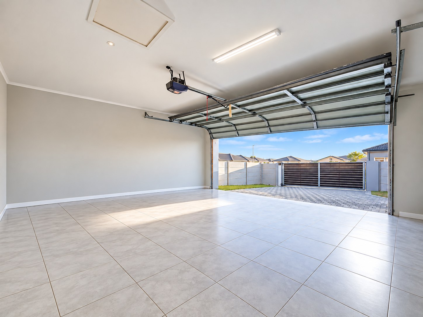 Property photograph 5