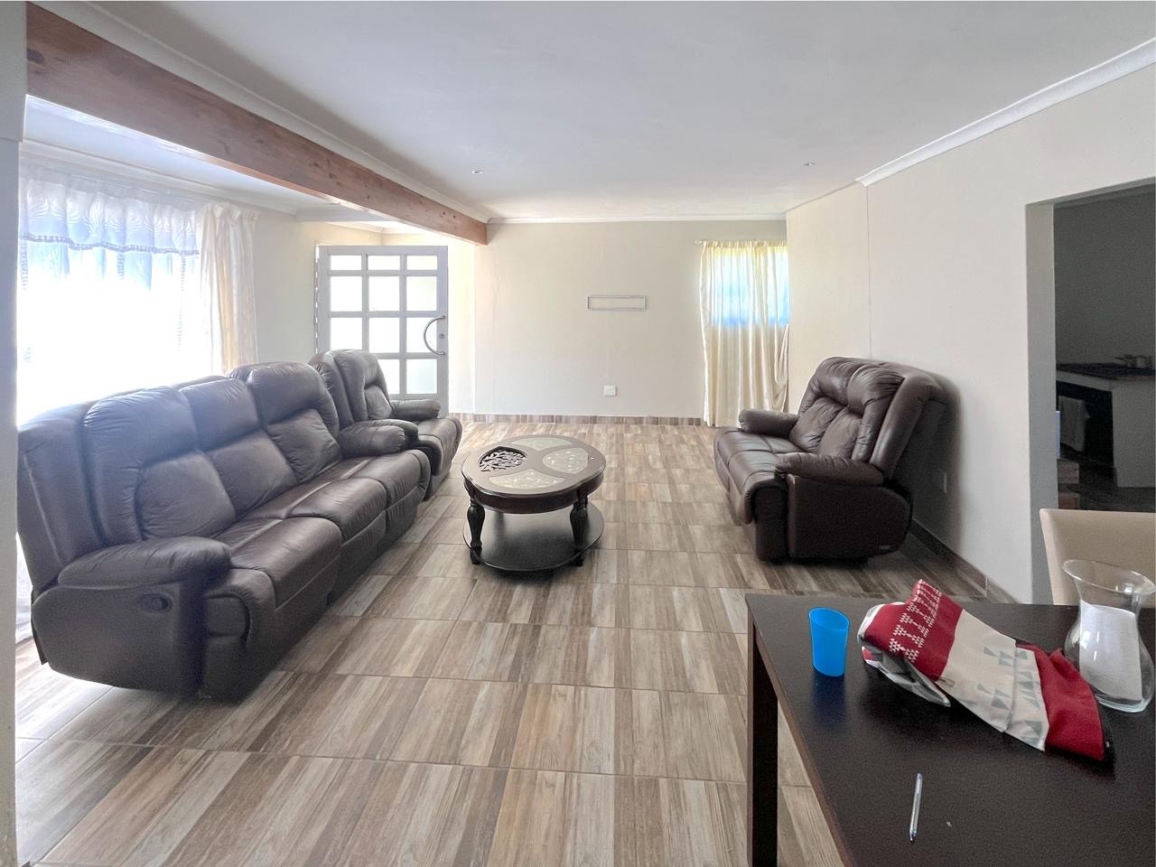 Property photograph 3