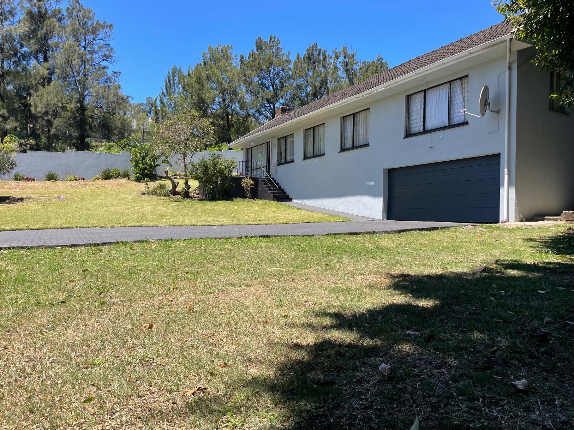 Bonnie Doon Beauty: Your Dream Home Awaits!