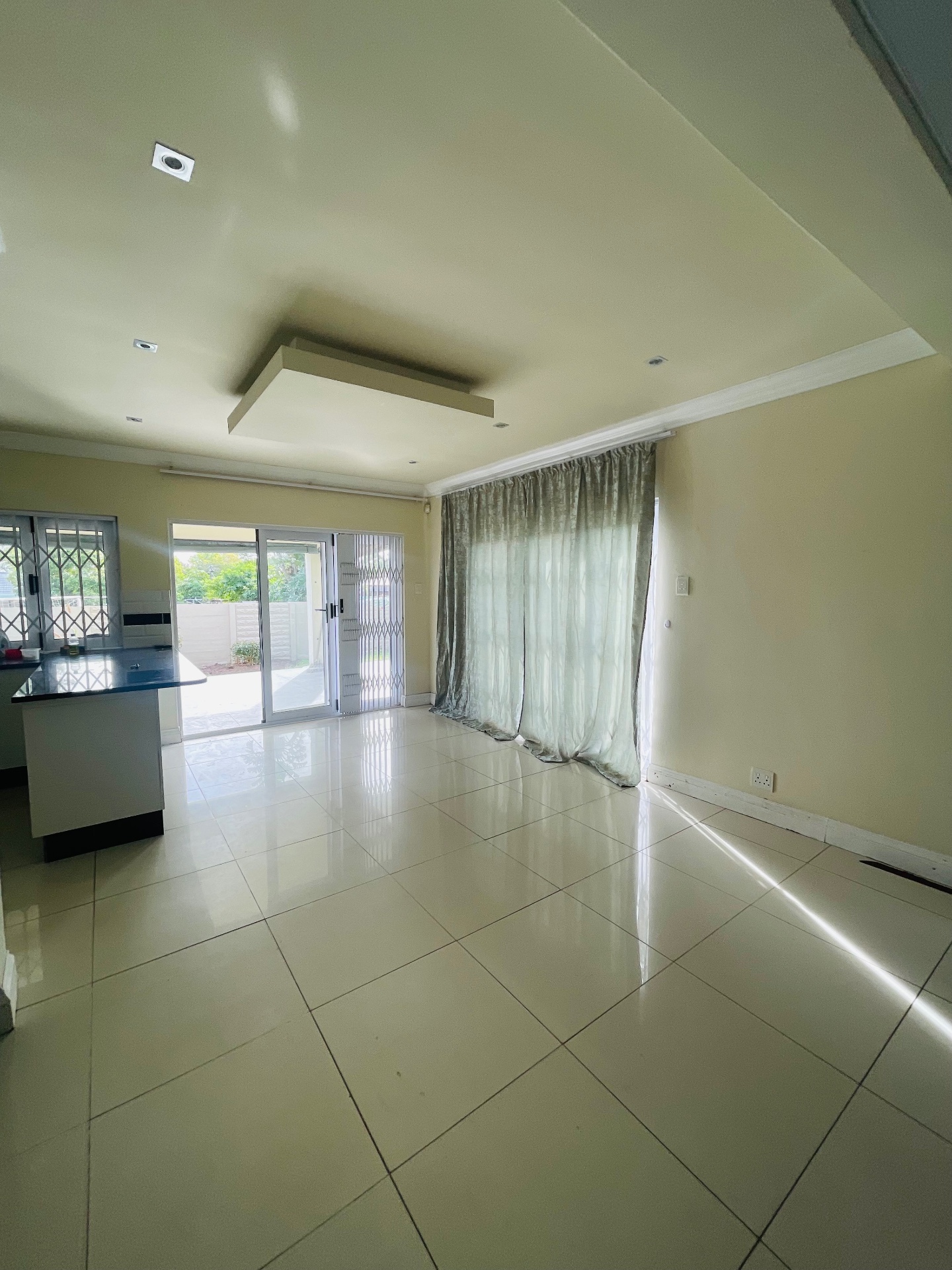Property photograph 5