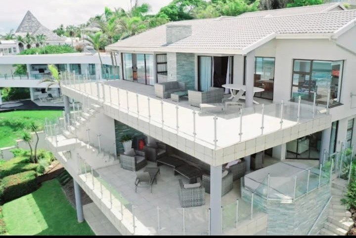 Spacious Six Bedroom Four Bathroom Coastal Home To Rent In Prime Trafalgar
