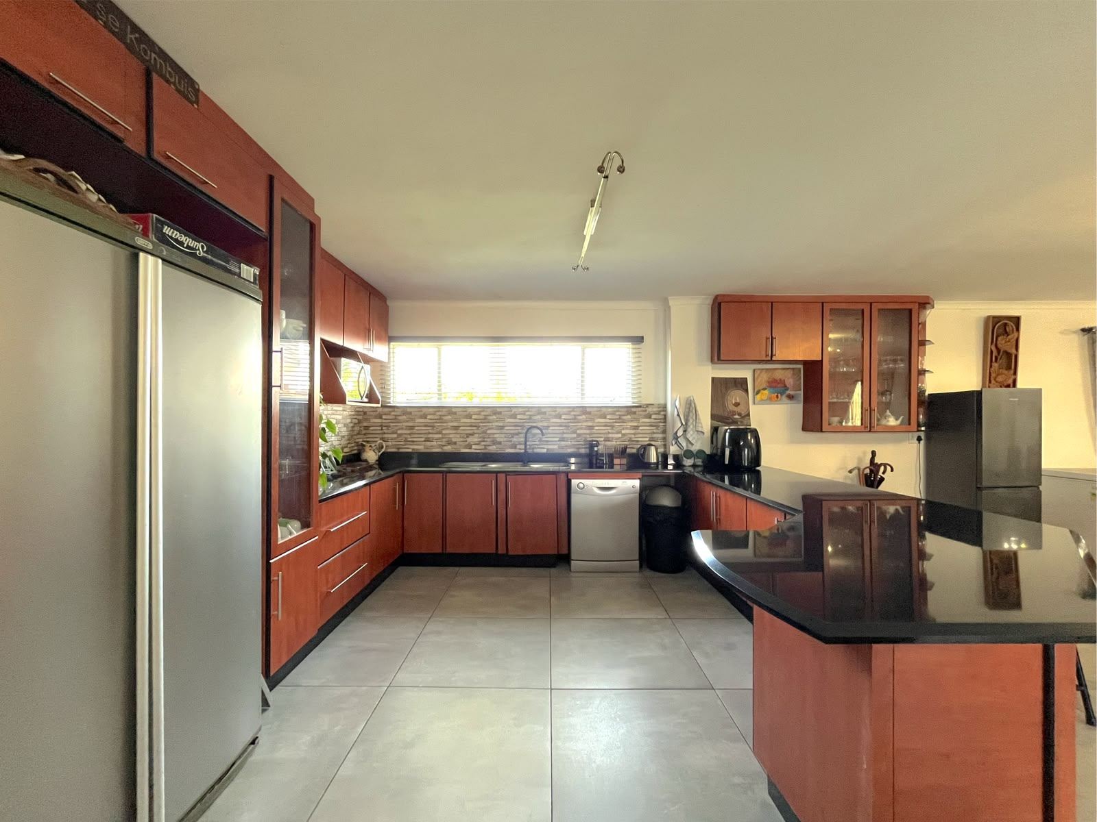 Property photograph 5