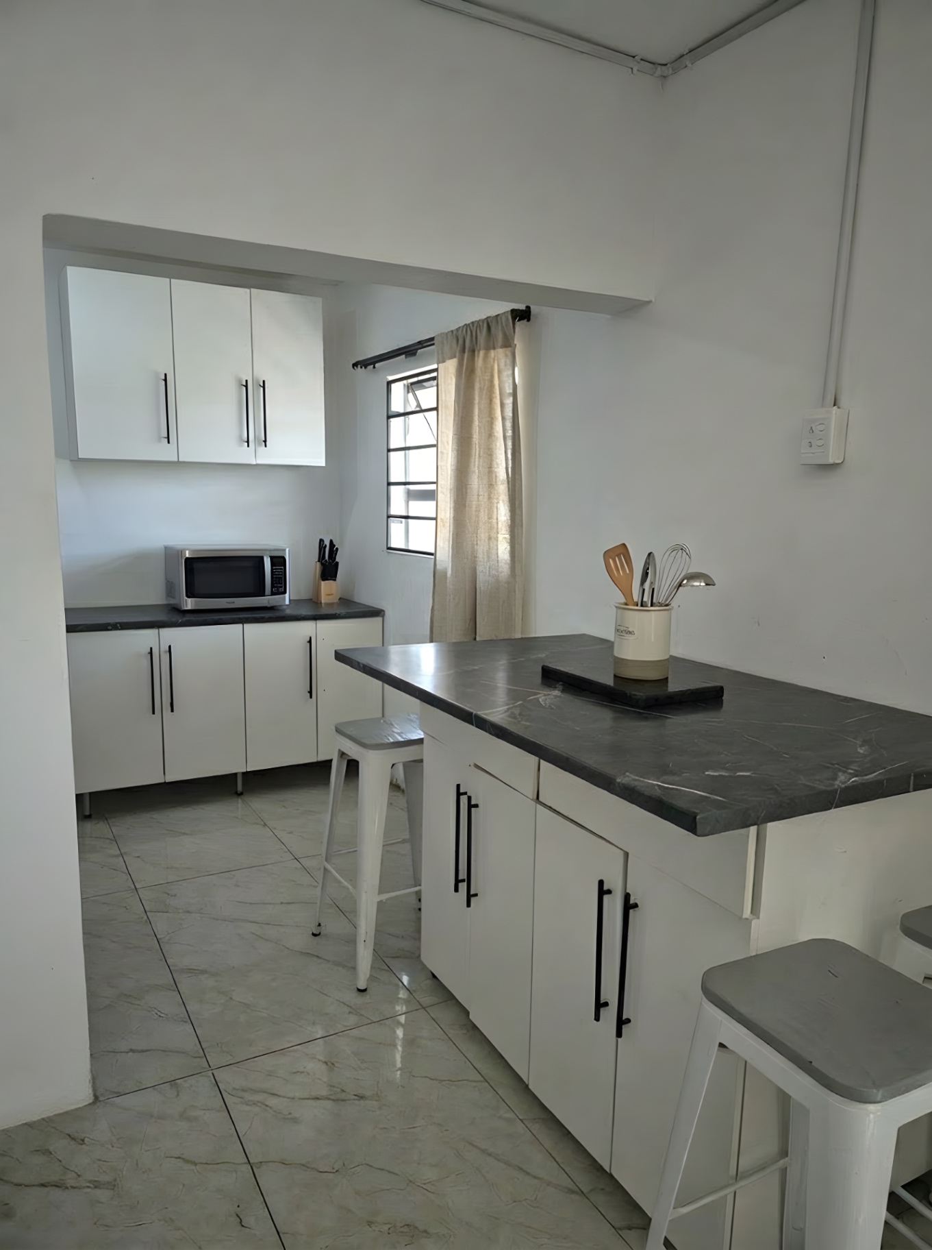 Property photograph 4