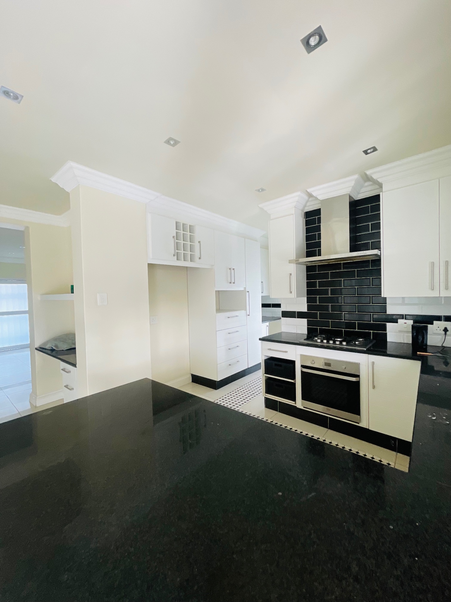 Property photograph 3