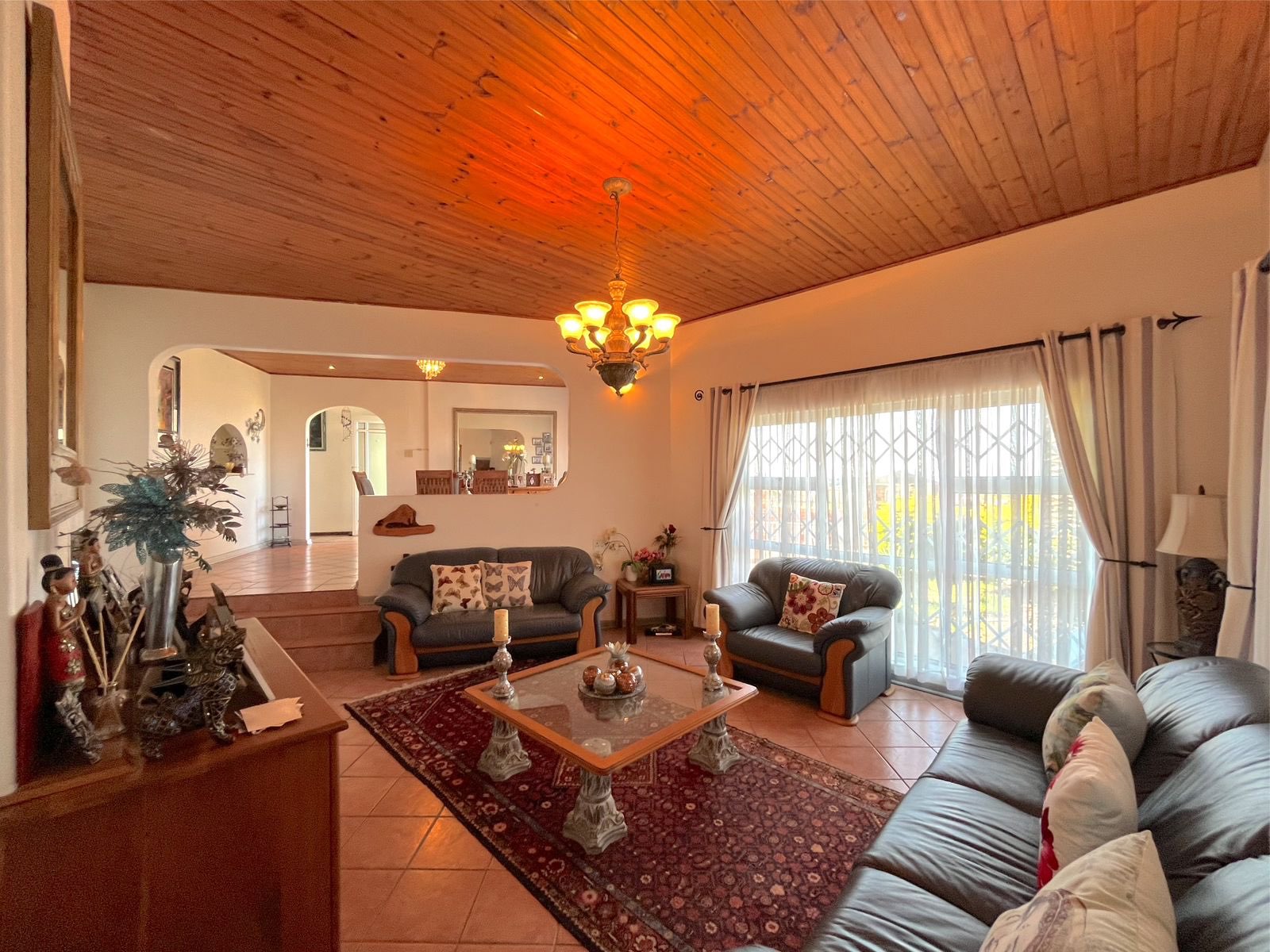 Property photograph 4