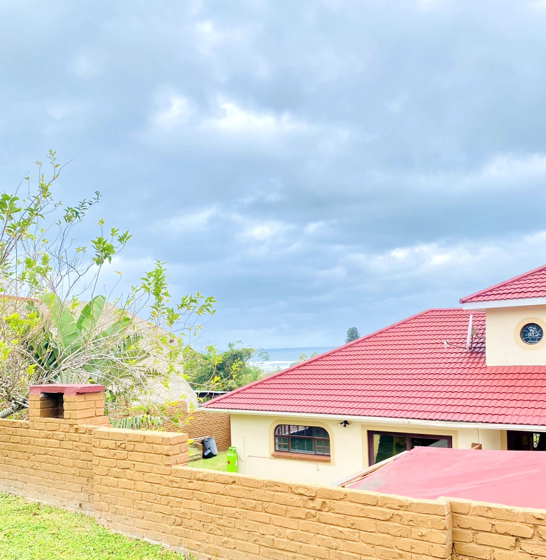 Property photograph 2