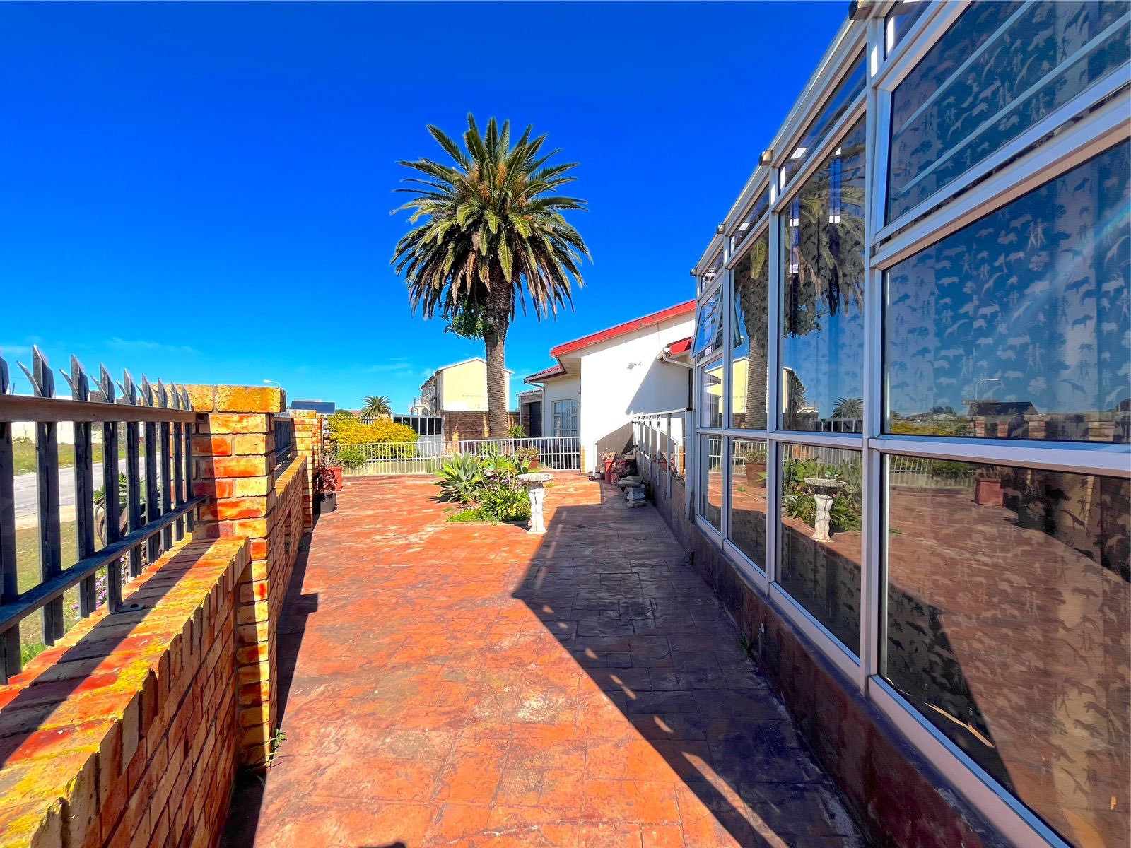 Property photograph 3