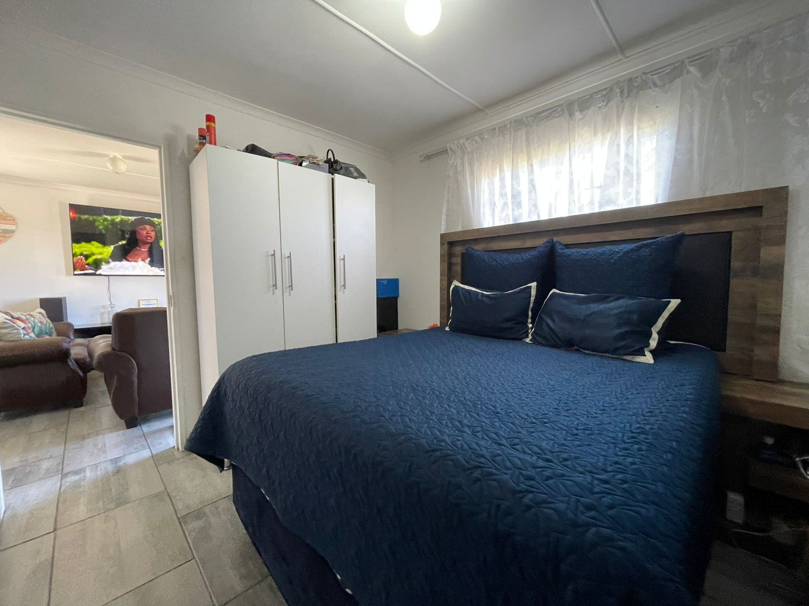 Property photograph 5