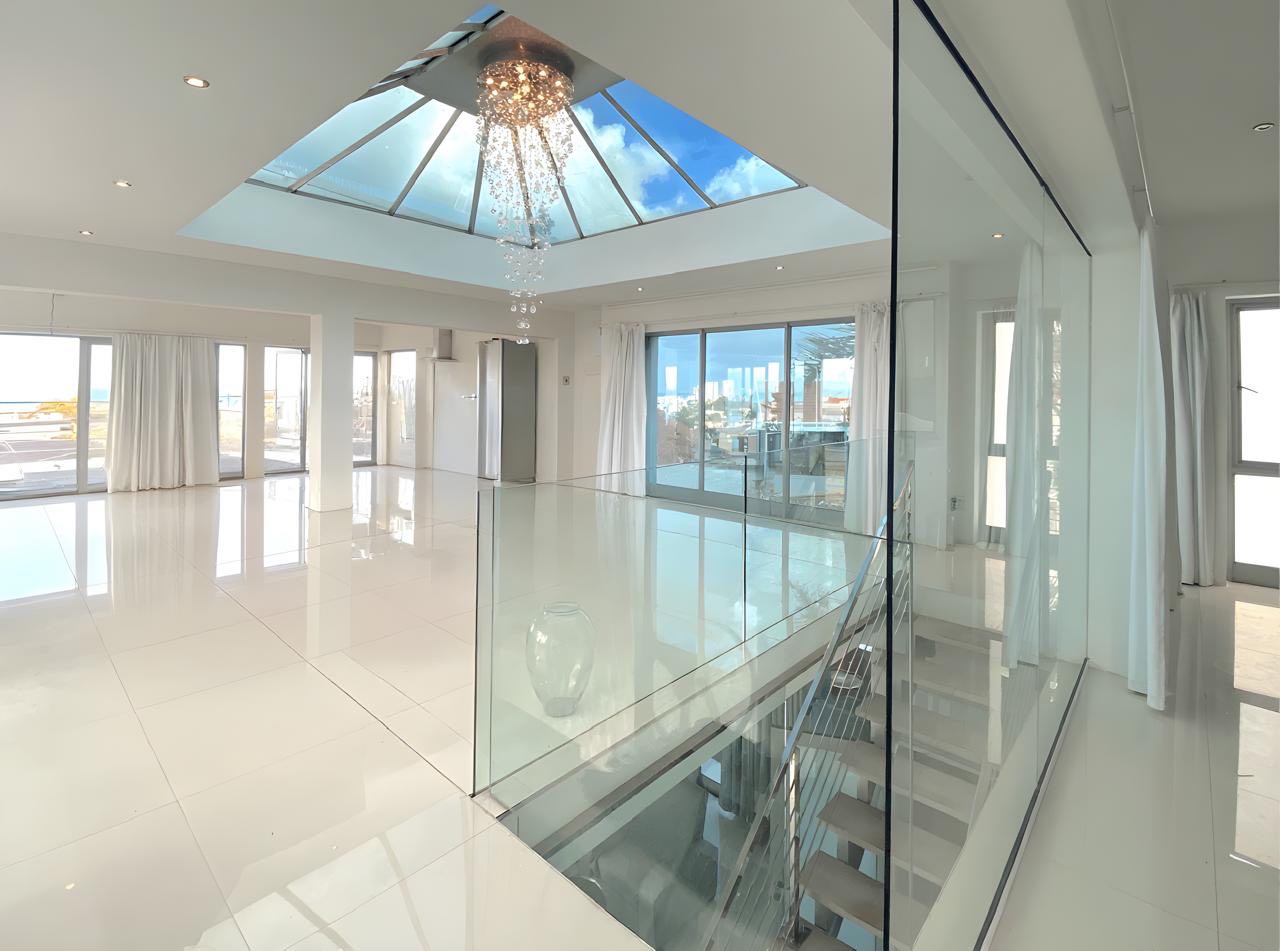 Property photograph 3
