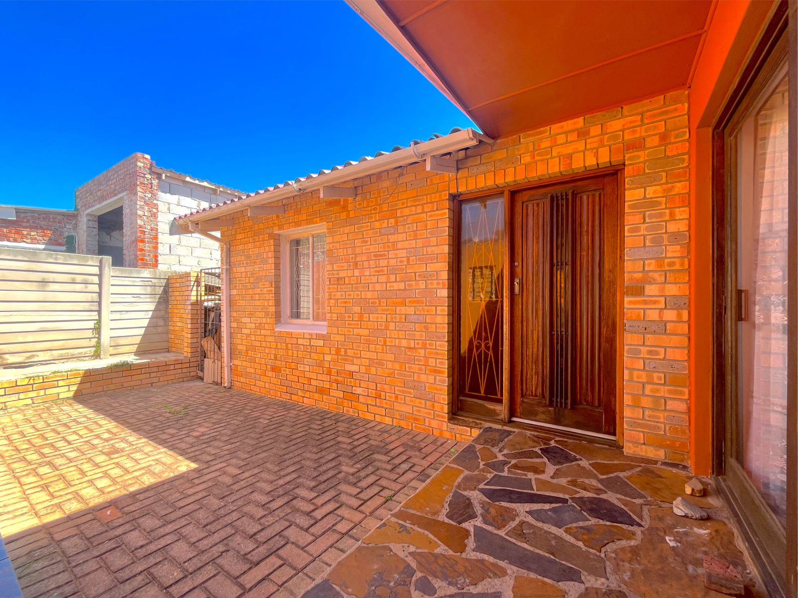 Property photograph 2