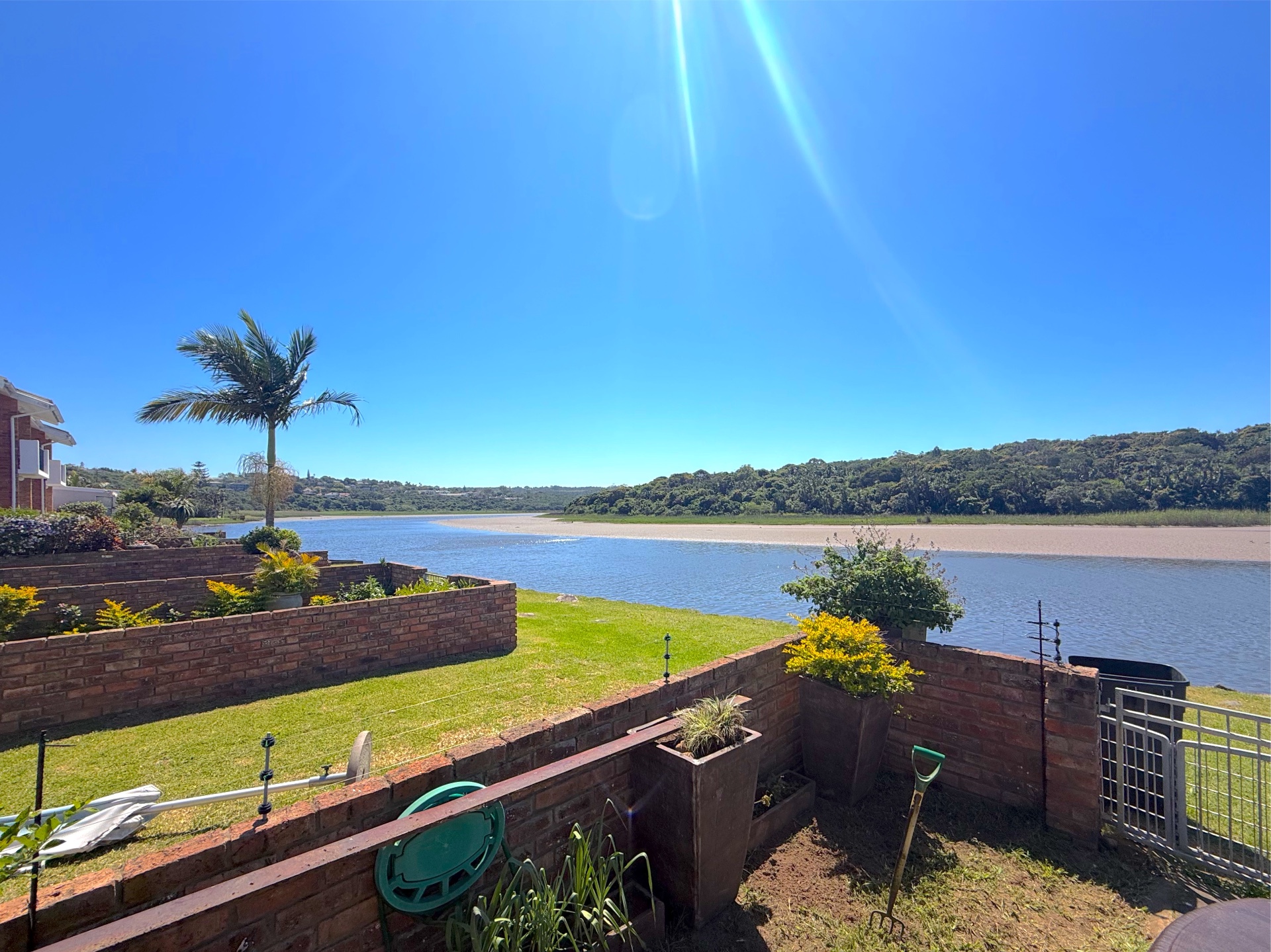 Property photograph 3