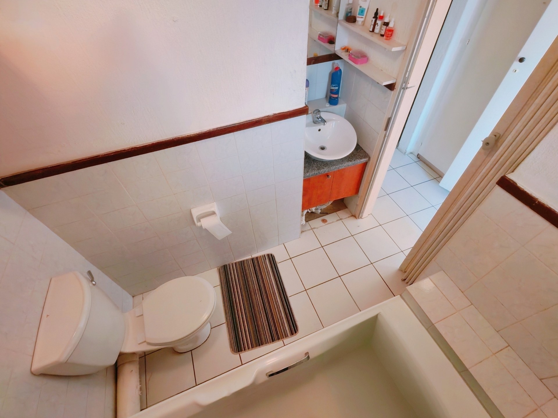 Property photograph 3