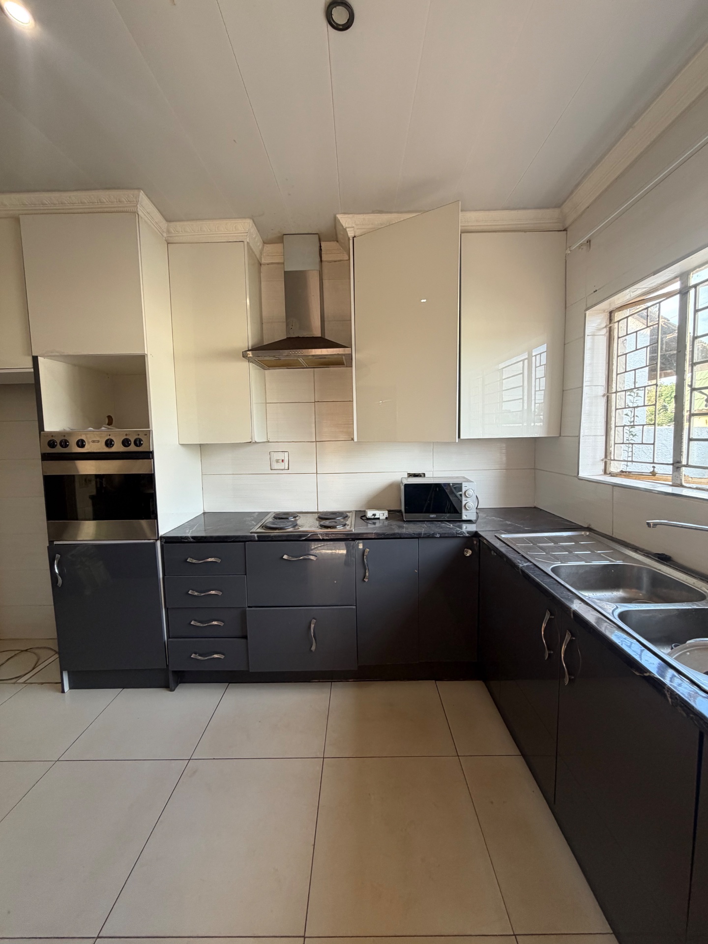 Spacious Three Bedroom Home With Two Bathrooms And Double Garages In Witpoortjie