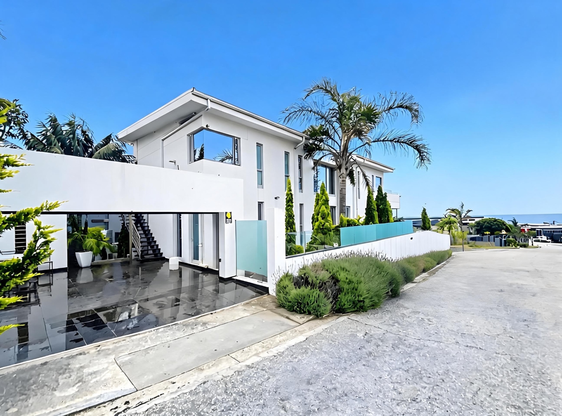 5 Bedroom Home in Humerail