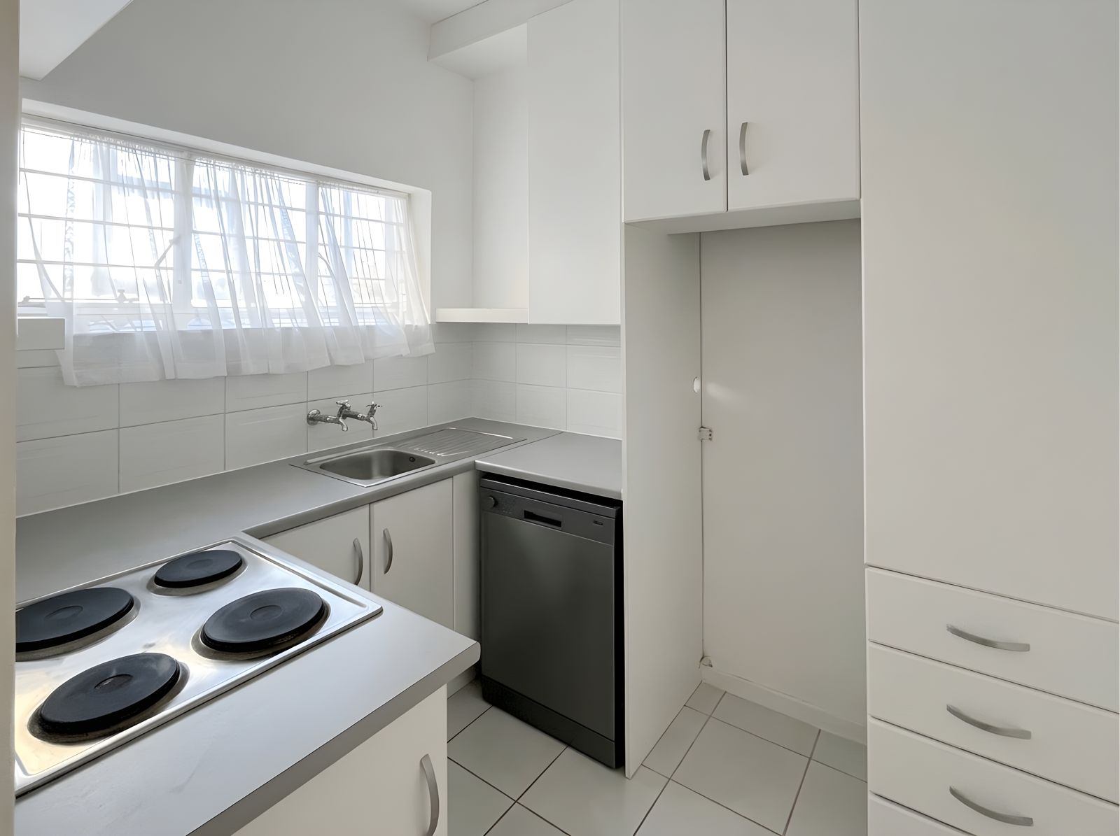 Property photograph 4