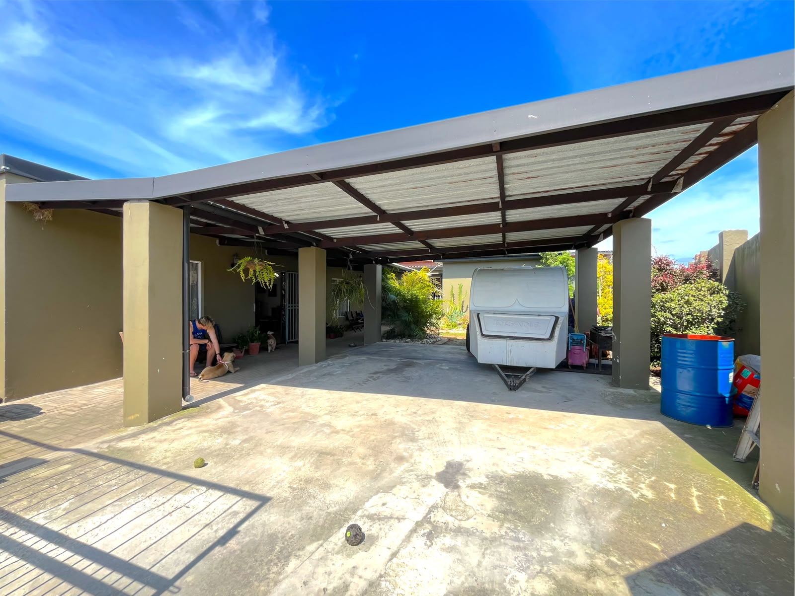 Property photograph 3
