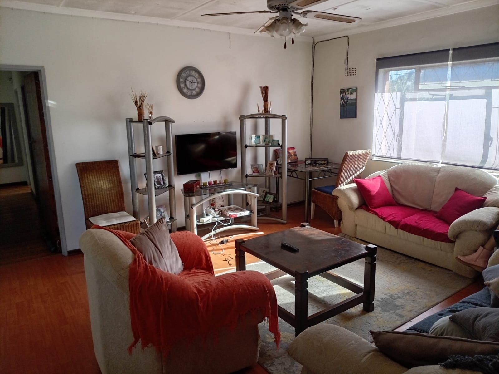 Property photograph 4