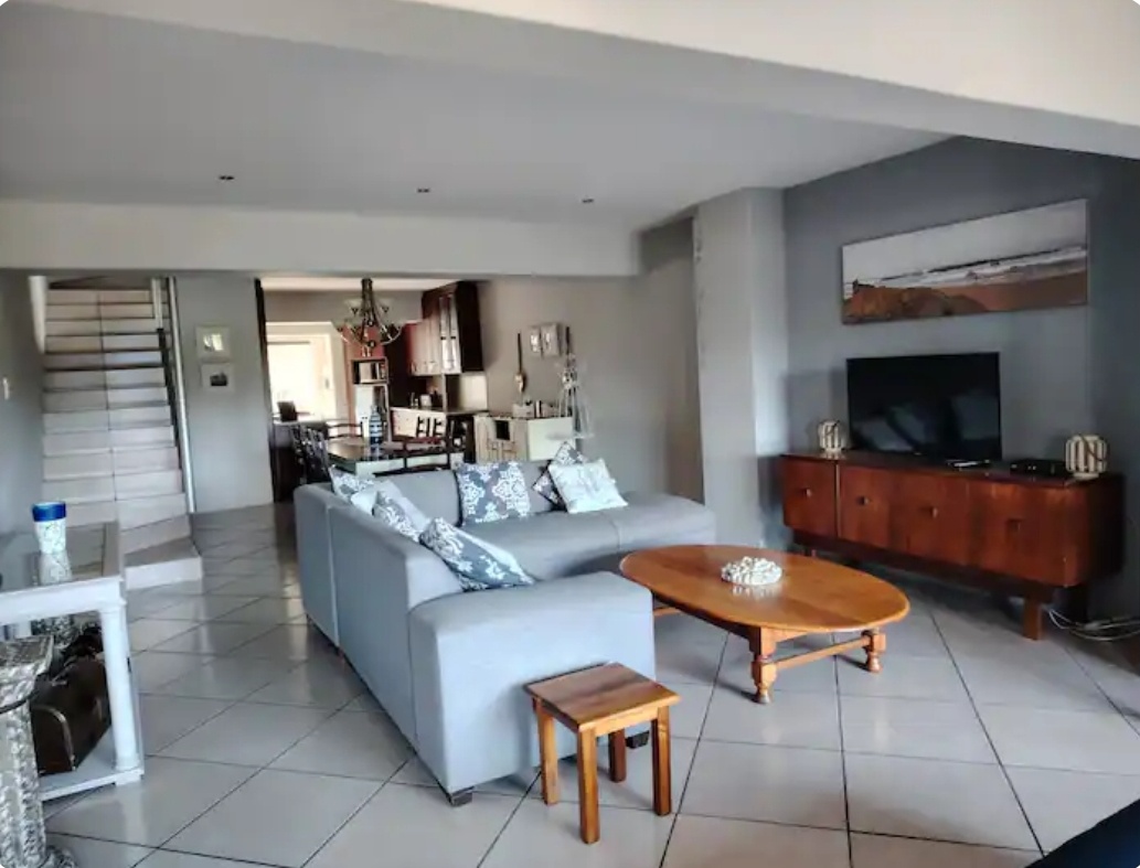 Property photograph 2