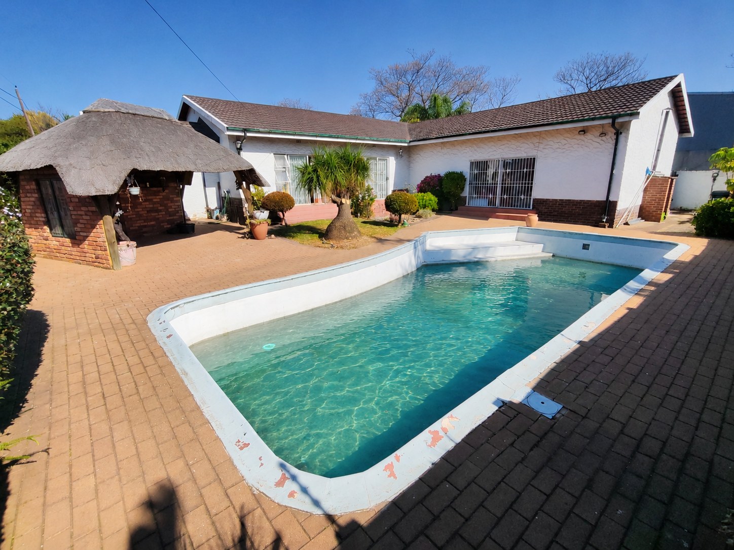 Property photograph 3