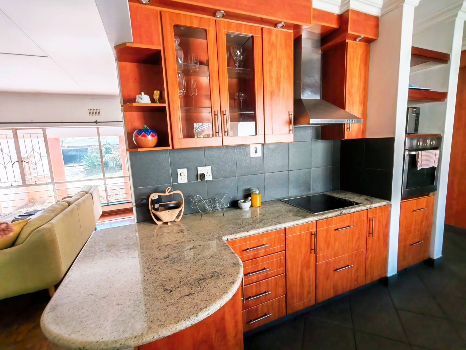 Property photograph 4