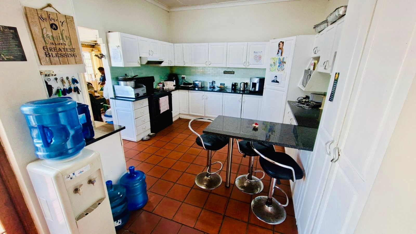 Property photograph 3