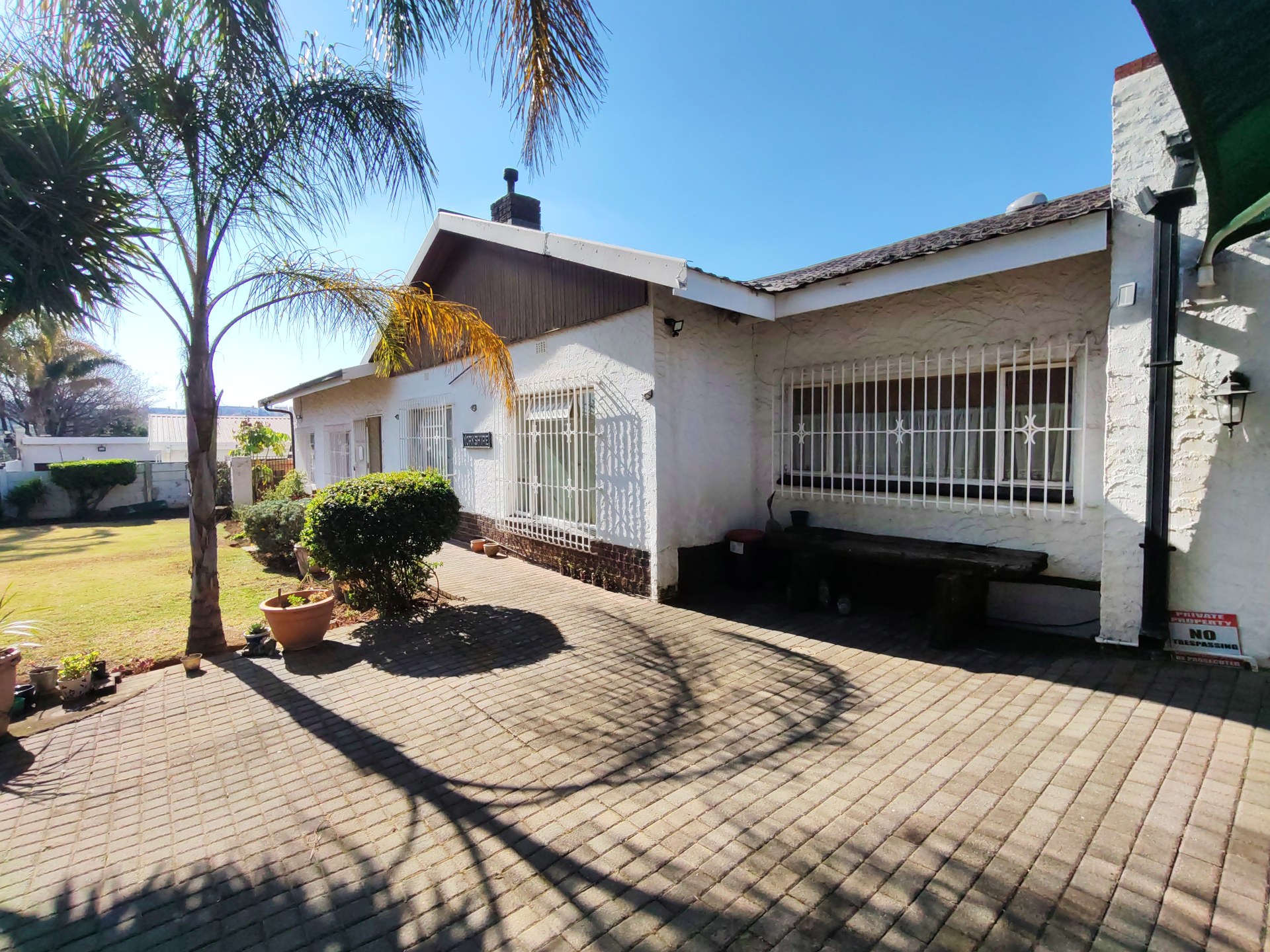 3 Bedroom Family Home with Granny Flat, Pool & Lapa in Edenvale