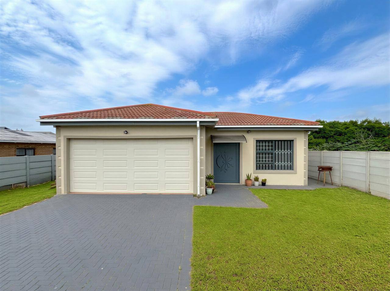 Property photograph 2