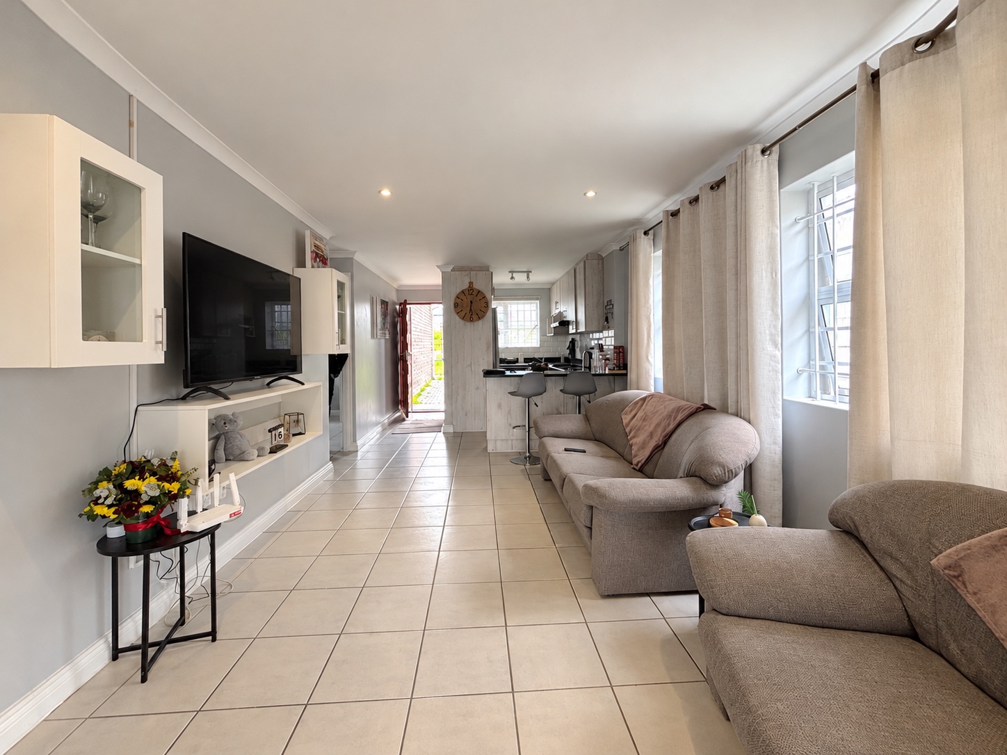 Property photograph 4